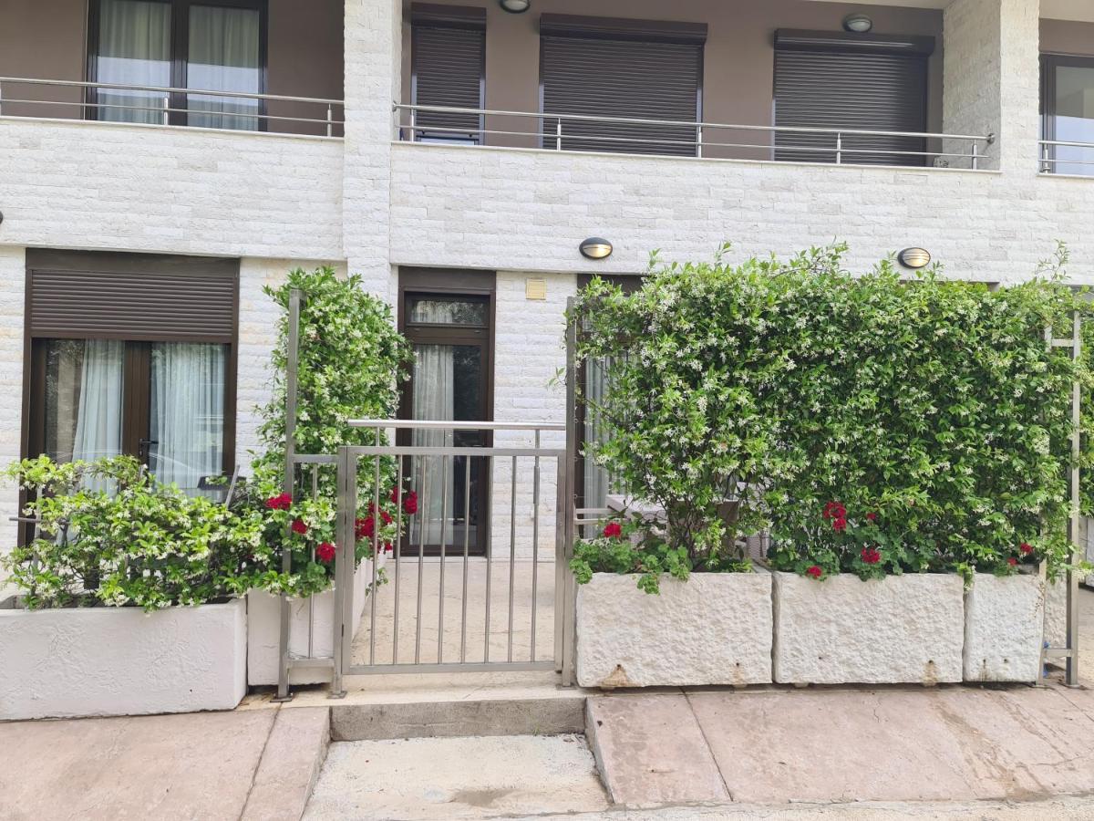 Apartmán Langust - Free Parking Sveti Stefan Exteriér fotografie